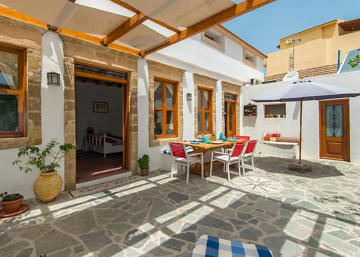 The Grandma House יאליסוס